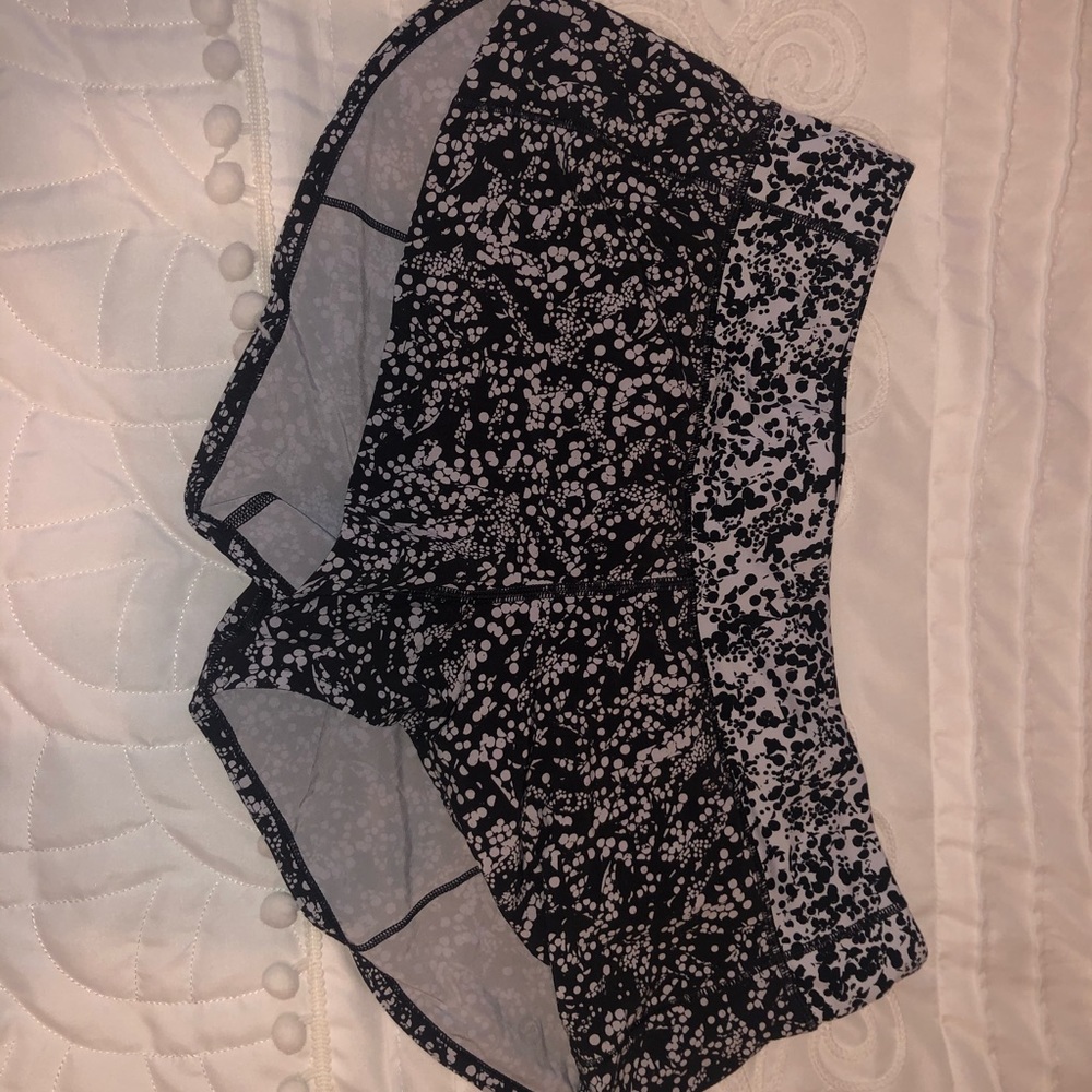 Lululemon size 6 shorts 2.5 inch inseam